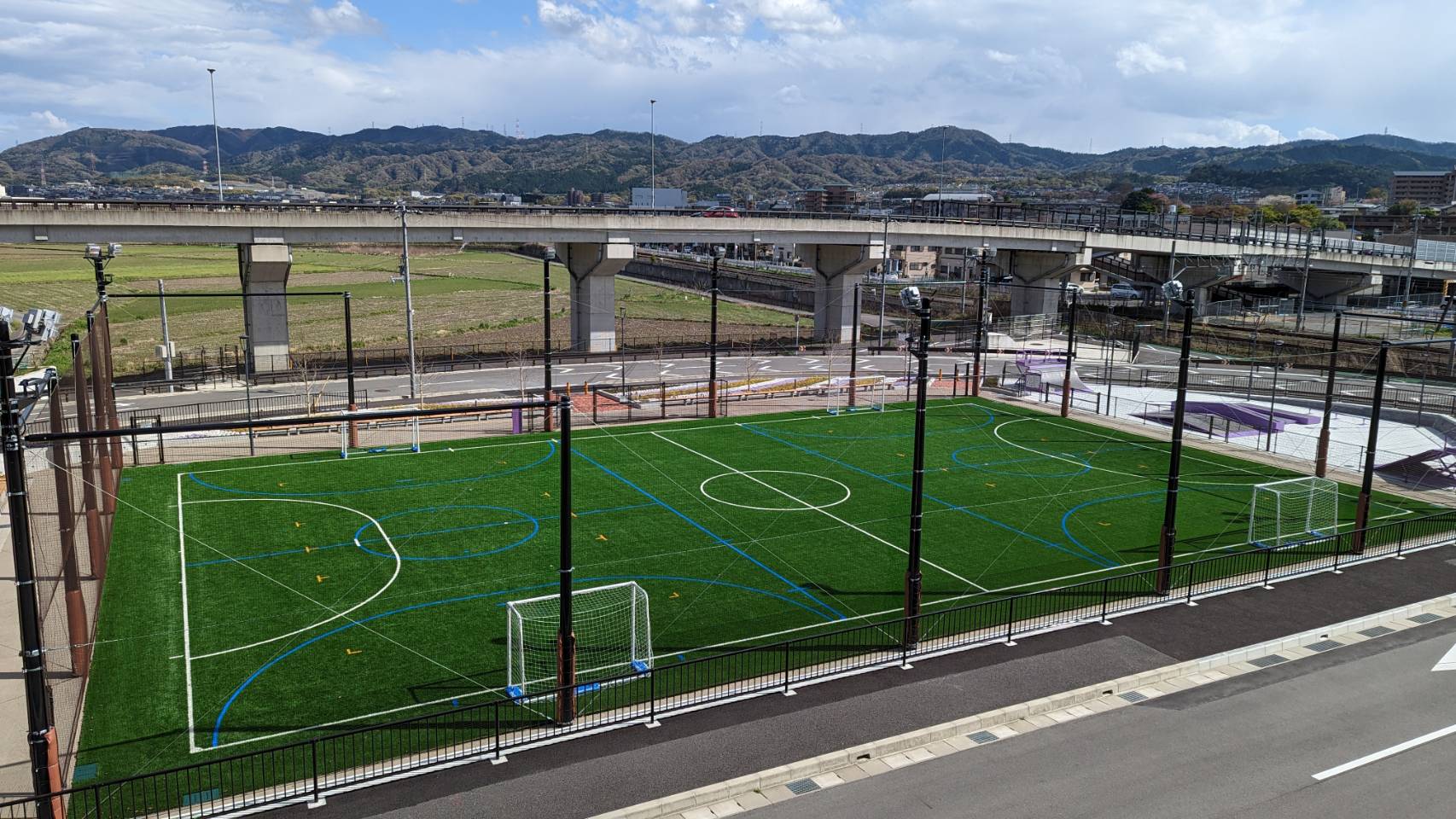 フットサル場全面の画像